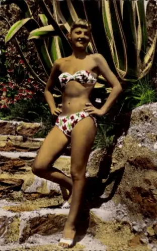 Ak Junge Frau im Bikini, Bademode