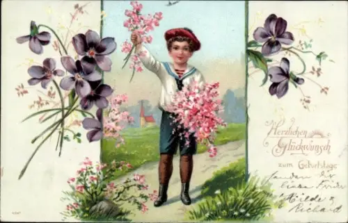 Ak Glückwunsch Geburtstag, Junge mit Blumenstrauß