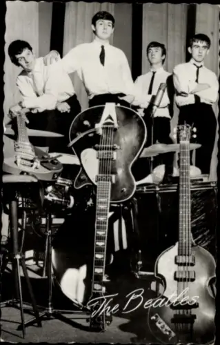 Ak Musikgruppe The Beatles, Musikinstrumente