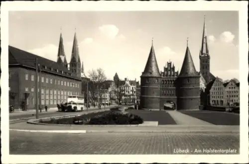 Ak Hansestadt Lübeck, Holstentor,   Gebäude, Stadtansicht