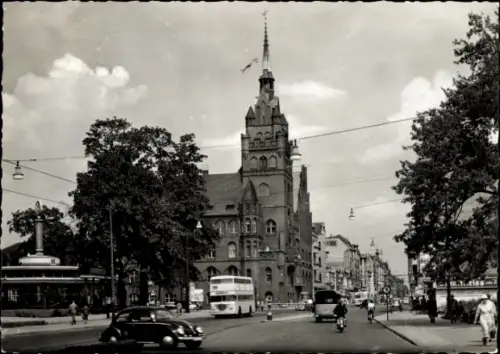 Ak Berlin Steglitz, Rathaus, Straßenpartie, Bus, Autos