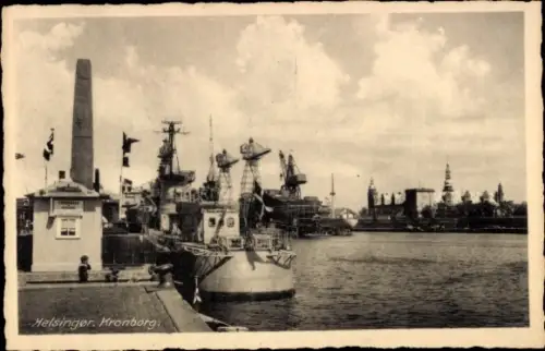 Ak Helsingør Helsingör Dänemark, Hafenansicht, Schiffe, Flaggen, Kronborg, Helsingør