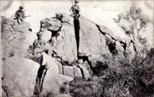 Ak Namibia Deutsch Südwestafrika, die erstürmten Klippen bei Etiro