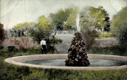 Ak Windhoek Windhuk Namibia Deutsch Südwestafrika, Park am Kriegerdenkmal