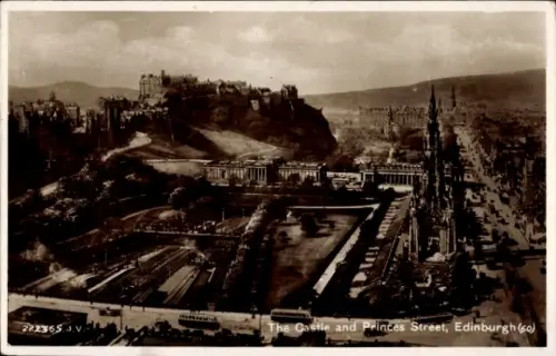 Ak Edinburgh Schottland, Schloss, Princes Street,  Schwarz-Weiß-Foto