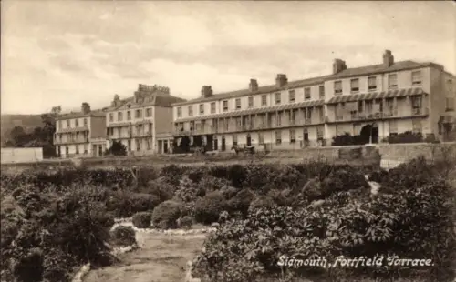 Ak Sidmouth Devon England,  Fortfield Terrace, Gebäude, Gärten