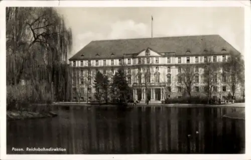 Ak Poznań Posen, Reichsbahndirektion,  Wasser, Bäume, Flagge