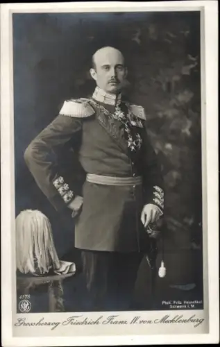 Ak Großherzog Friedrich Franz IV von Mecklenburg Schwerin, Portrait in Uniform