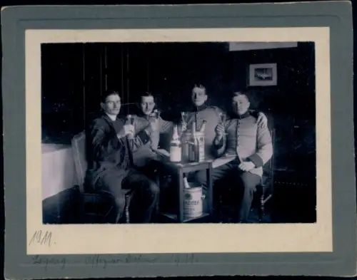 Kabinett Foto Leipzig, Deutsche Soldaten in Uniformen, Offizierkasino