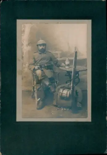 Kabinett Foto Deutscher Soldat in Uniform, Gewehr, Rucksack, J. Goppert