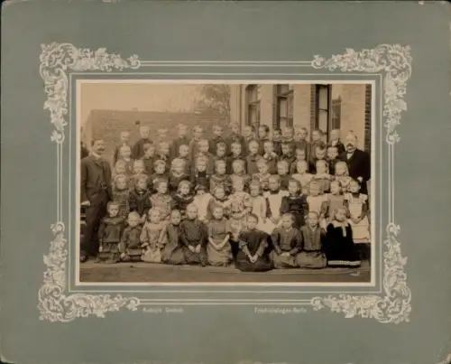 Foto Berlin Köpenick Friedrichshagen, Kindergruppe, Schulklasse