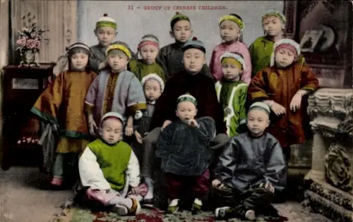 Ak China, Gruppenbild der Kinder in Trachten