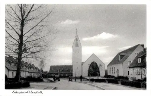 Ak Lebenstedt Salzgitter in Niedersachsen, Kirche, Straßenpartie