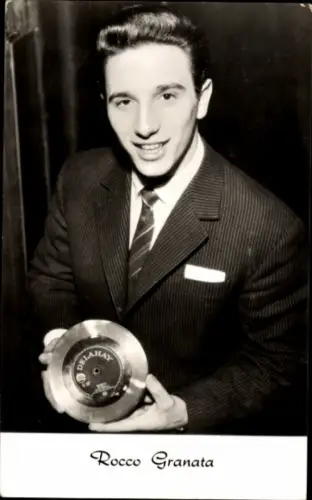 Ak Sänger Rocco Granata, Portrait mit Schallplatte