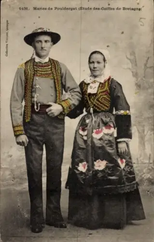 CPA Maries de Pouldergat, Étude des-Coiffes de Bretagne