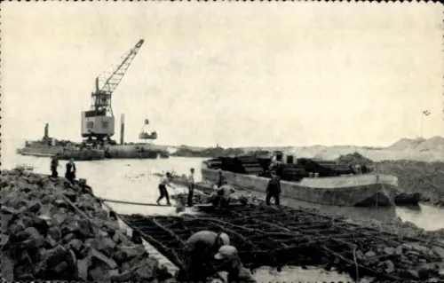 Ak Flevoland Niederlande, Baustelle, Kran, Bauarbeiter, Schiff