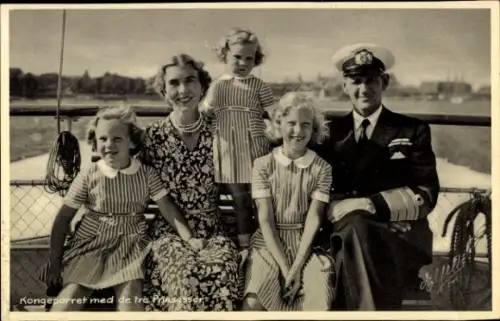 Ak Das Königspaar von Dänemark, Königin Ingrid, drei Prinzessinnen