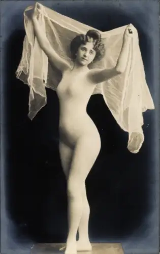 Ak Nackte Frau, Schal, Frauenakt