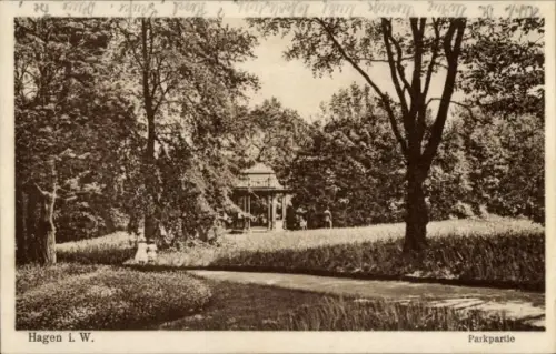 Ak Hagen in Westfalen, Parklandschaft, Pavillon, Bäume, Weg, Schwarz-Weiß-Foto