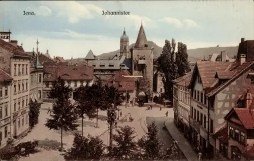 Ak Jena in Thüringen, Johannistor,  Gebäude, Bäume, Straßenansicht, Menschen