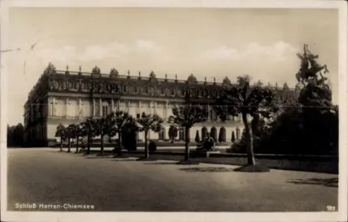Ak Herrenchiemsee Herreninsel Chiemsee Oberbayern, Schloß Herren-Chiemsee, Statue, Bäume, 