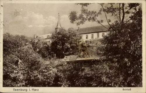 Ak Ilsenburg im Harz,  Schloss, Bäume, Wolken,  Ansicht