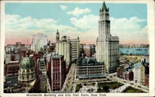 Ak New York City USA, Woolworth Building, City Hall Park,  Hochhäuser, Stadtansicht