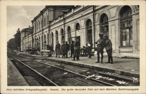 Ak Kaunas Kowno Kauen Litauen, Bahnhof, deutsche Soldaten, 1. WK
