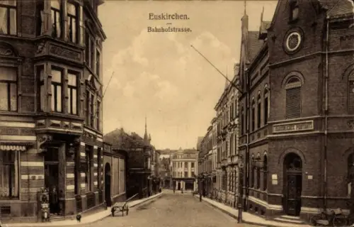 Ak Euskirchen Nordrhein Westfalen,  Bahnhofstrasse, Straßenansicht,  