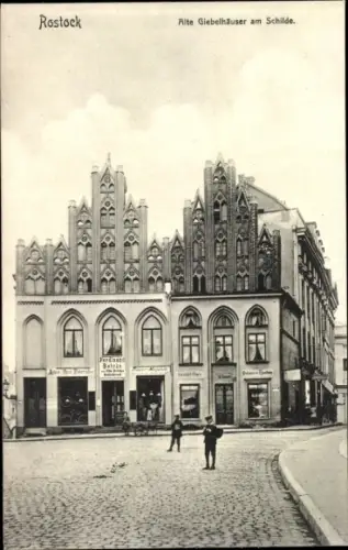 Ak Rostock in Mecklenburg Vorpommern, Alte Giebelhäuser am Schilde, Handlung