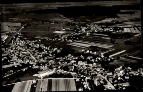 Ak Sontheim an der Brenz, Luftaufnahme von Sontheim, Felder, Wohnhäuser, keine Personen, schwarz-