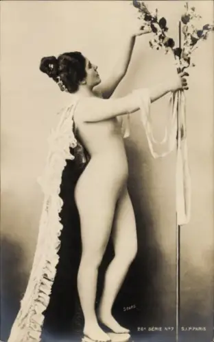 Ak Nackte Frau, Frauenakt, Erotik, Blumen