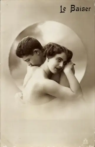 Ak Liebespaar, Umarmung