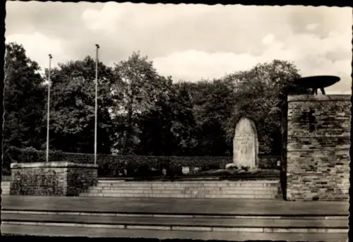 Ak Berlin Lichtenberg Friedrichsfelde, Gedenkstätte der Sozialisten