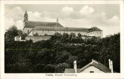 Ak Fulda in Hessen, Kloster Frauenberg,  Landschaft, Bäume, Himmel