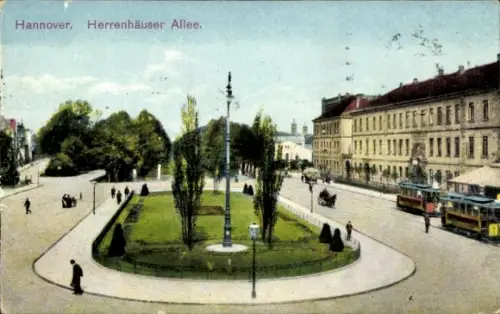 Ak Herrenhausen Hannover in Niedersachsen,  Herrenhäuser Allee, Straßenansicht, Bäume, Straßenbah