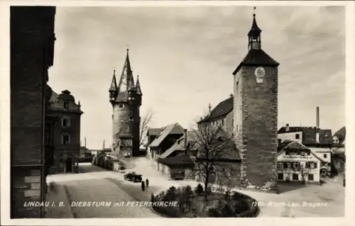 Ak Lindau am Bodensee Schwaben,  Diebsturm, Peterskirche, Schwarz-Weiß-Foto