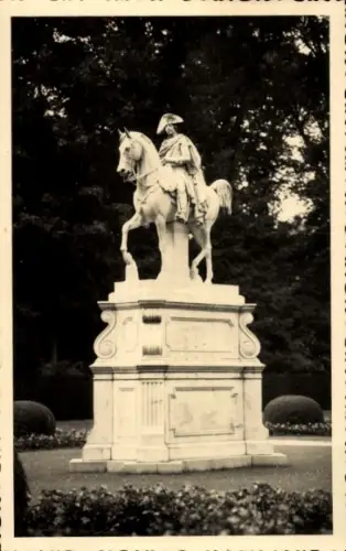 Foto Ak Potsdam Sanssouci, Friedrich II.-Denkmal