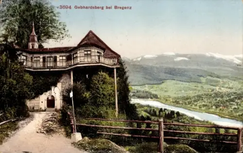 Ak Bregenz am Bodensee Vorarlberg, Gebhardsberg bei  Aussicht auf Landschaft, Gebäude im Vordergr