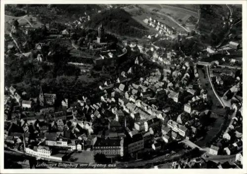 Ak Dillenburg in Hessen, Luftaufnahme von  Häuser, Landschaft, Flugzeugperspektive