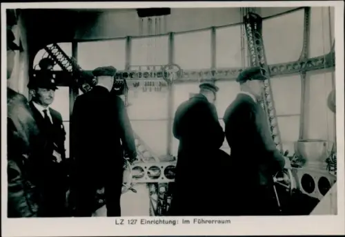 Foto Luftschiff LZ 127 Graf Zeppelin, Einrichtung, Im Führerraum, Zigarettenbild Club, Sanct Georg