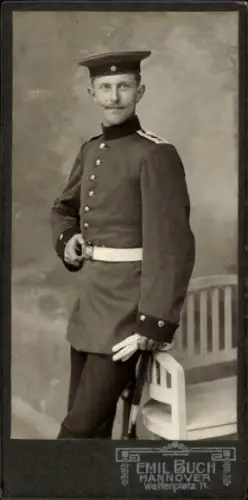 Kabinett Foto Hannover, Deutscher Soldat in Uniform