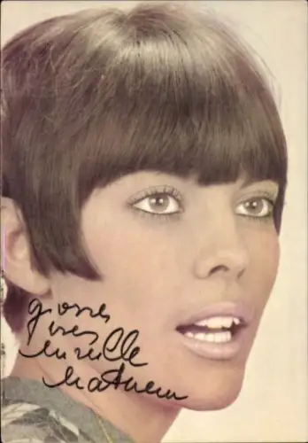 Ak Sängerin Mireille Matthieu, Portrait