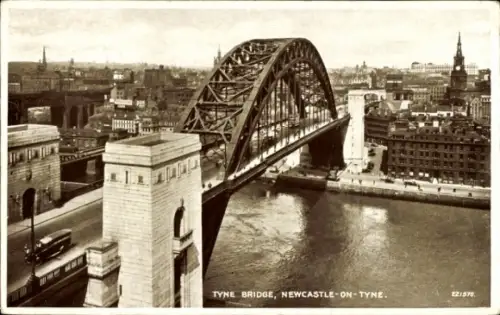 Ak Newcastle on Tyne England, Tyne Bridge