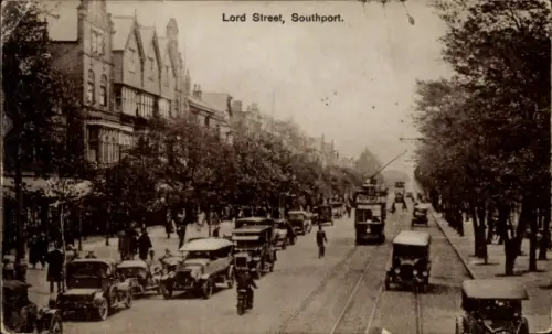 Ak Southport Merseyside England, Lord Street,  Straßenansicht, alte Autos, Straßenbahn