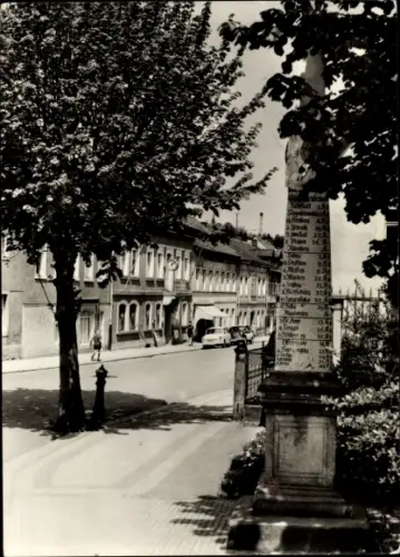 Ak Bad Gottleuba in Sachsen, Postmeilensäule und Rathaus