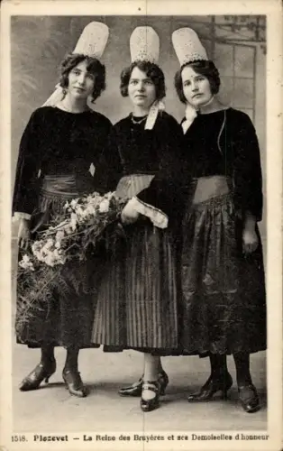 Ak Plozévet Finistère, La Reine des Bruyeres et ses Demoiselles d'honneur, Frauen in Tracht