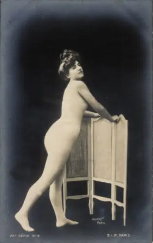 Ak Nackte Frau, Erotik, Frauenakt, Po, Beine