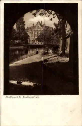 Ak Strasbourg Straßburg Elsass Bas Rhin, Drachenschule,  Wasserlauf, Baum, Person