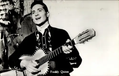 Ak Sänger Freddy Quinn, Porträt, Gitarre